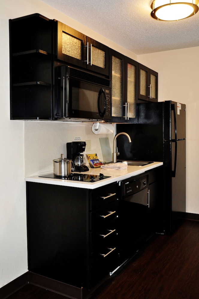 Candlewood Suites Washington Dulles Sterling by IHG - photo 29