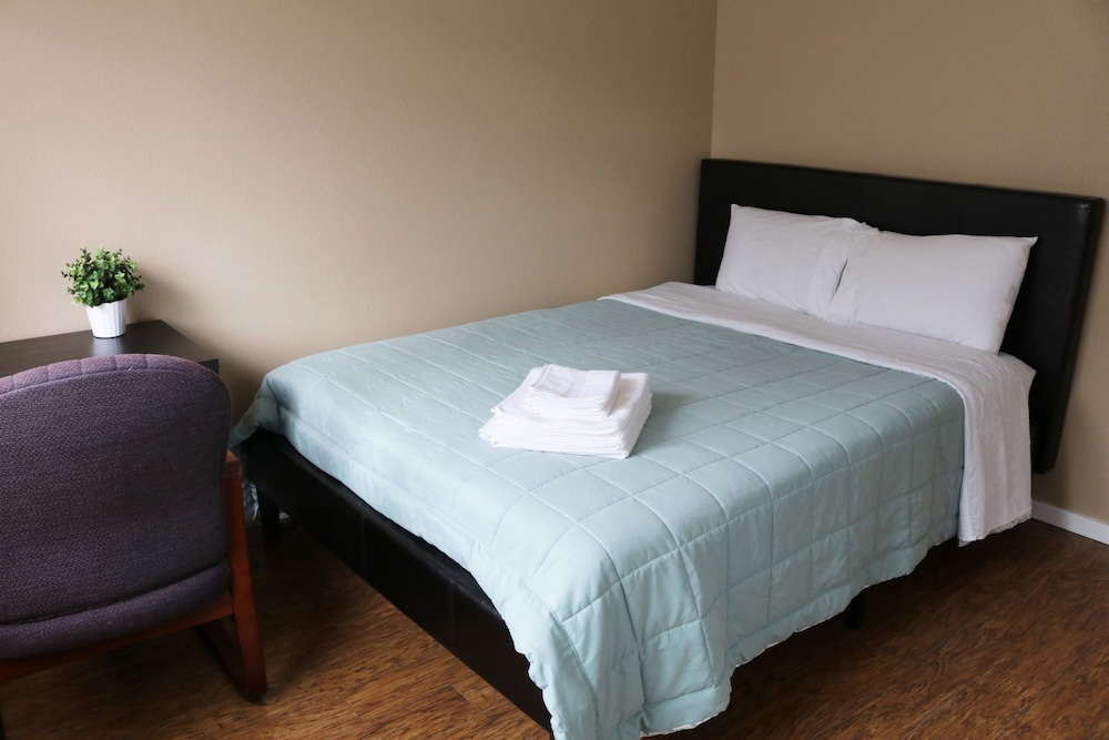 Quiet Clean and Comfortable Room - last minute hotel in Seattle