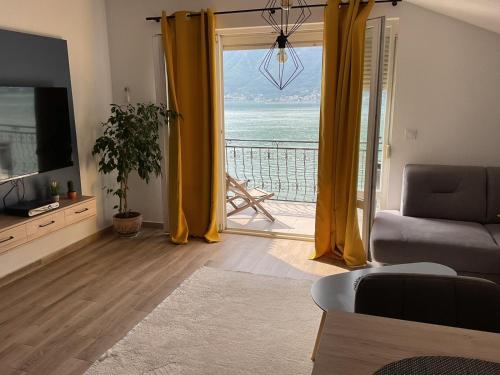 Glosy in Kotor, Montenegro