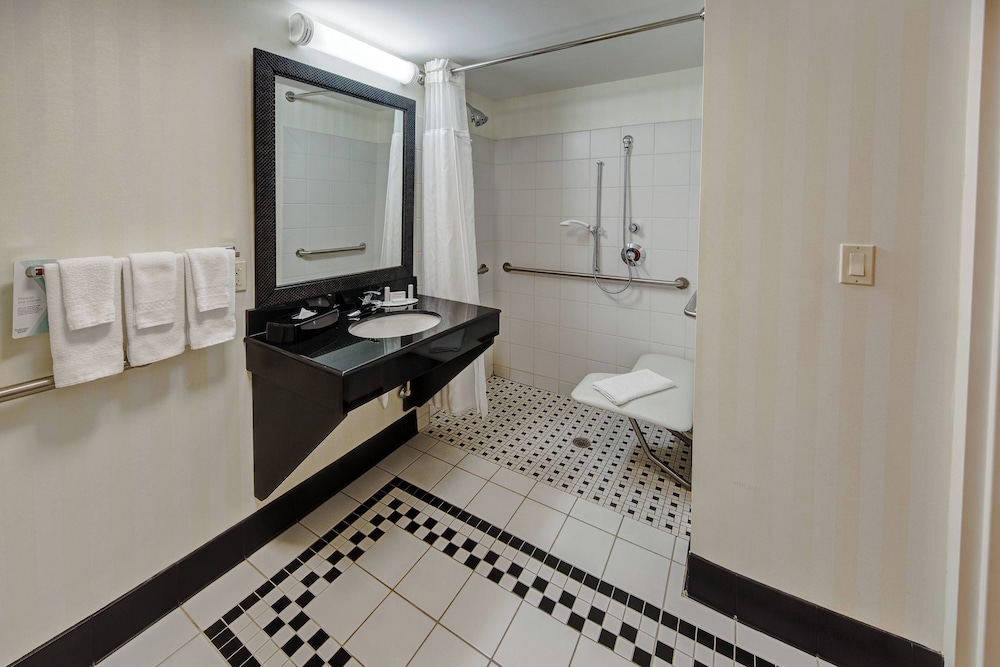 Fairfield Inn & Suites by Marriott Naples - photo 13
