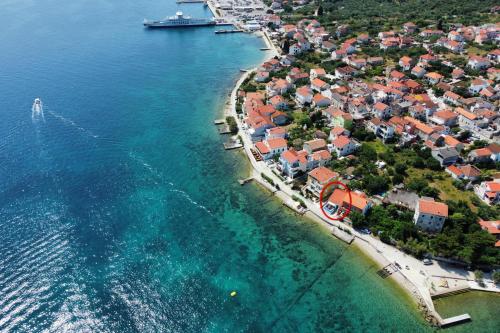 Seaside holiday house Preko Ugljan 21106 — 4-Star Luxury Hotel in Povljana, Croatia