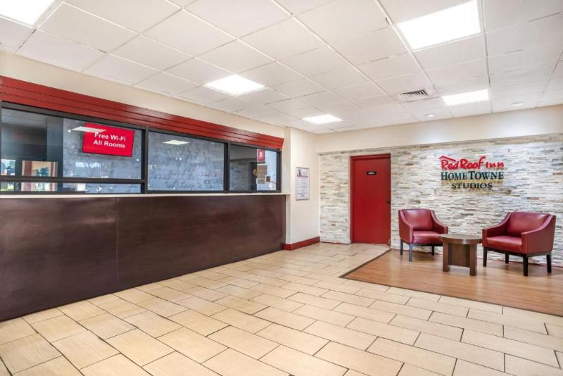 HomeTowne Studios by Red Roof Montgomery Midtown - photo 6