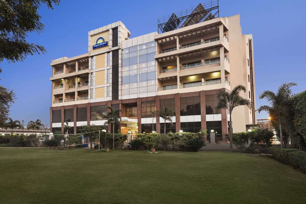 Days Hotel by Wyndham Neemrana Jaipur Highway — hotel in Shahjanpur