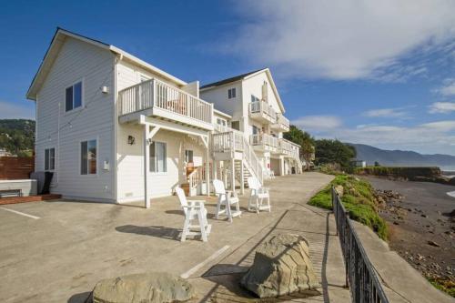 Black Sands Inn - photo 2