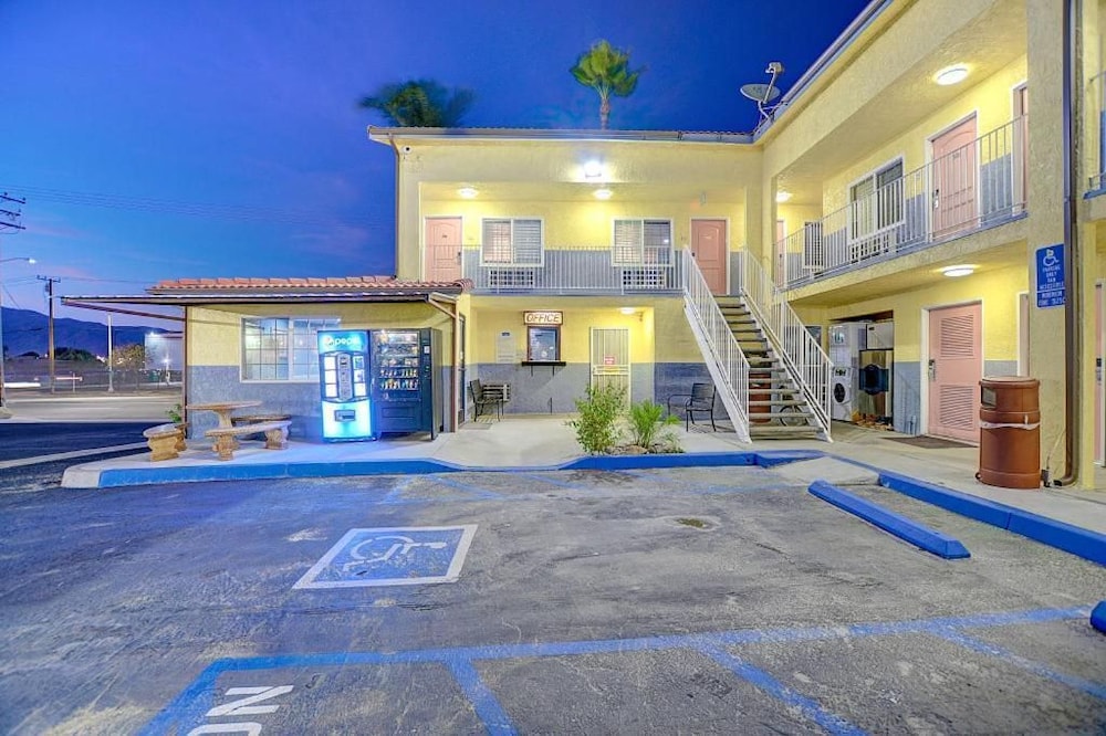 Welcome Inn San Bernardino Colton - photo 17