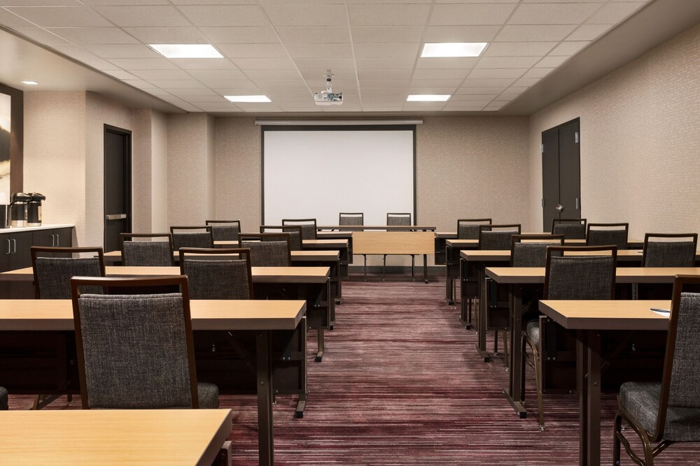 Courtyard by Marriott Topeka - photo 25