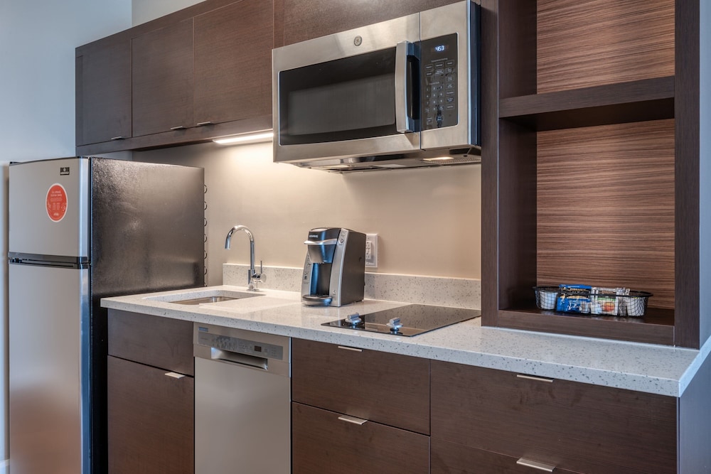 TownePlace Suites by Marriott Indianapolis Airport - photo 27