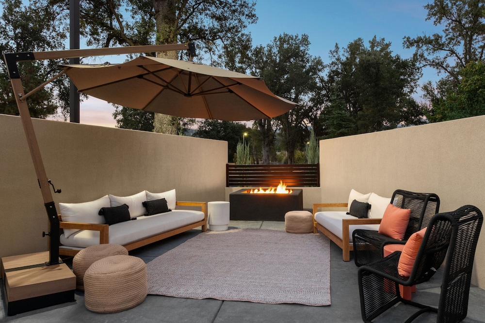 The Inelle Oakhurst Yosemite - photo 33