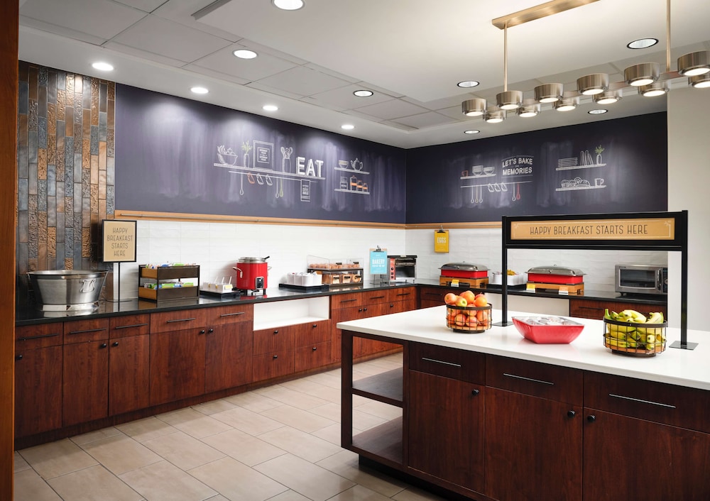 Hampton Inn & Suites Austin Downtown - photo 50