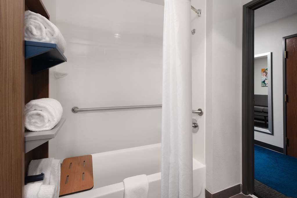 Microtel Inn & Suites by Wyndham Rapid City - photo 12