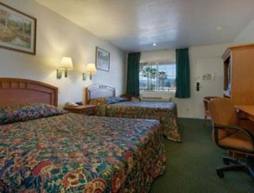 Orange Show Inn San Bernardino - photo 9