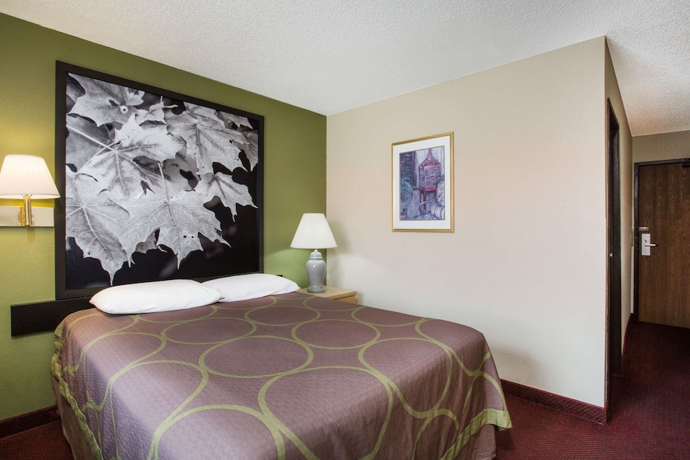 Super 8 by Wyndham Salem VA - photo 11