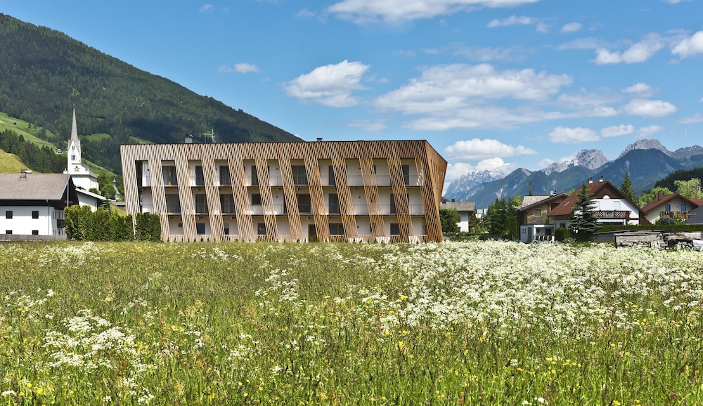 Apartments Dolomit Royal — 4-Star Luxury Hotel in Sillian, Austria