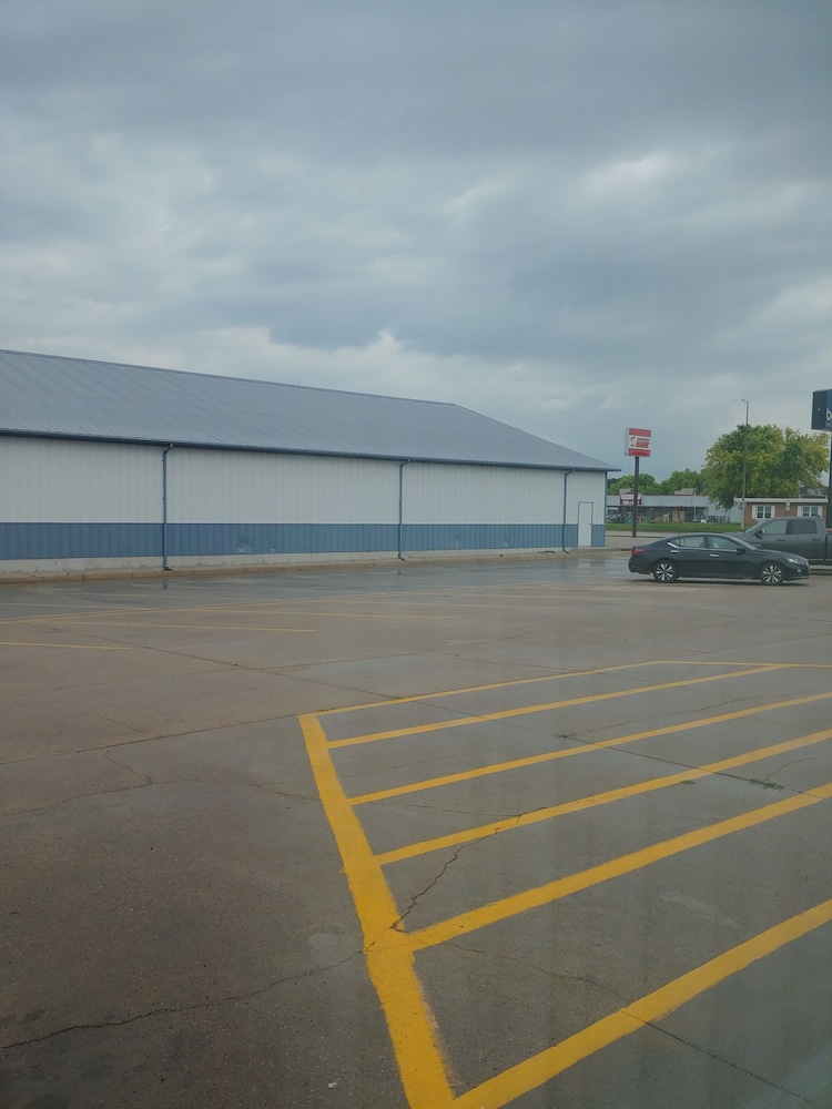 Boarders Inn & Suites by Cobblestone Hotels Broken Bow - photo 26