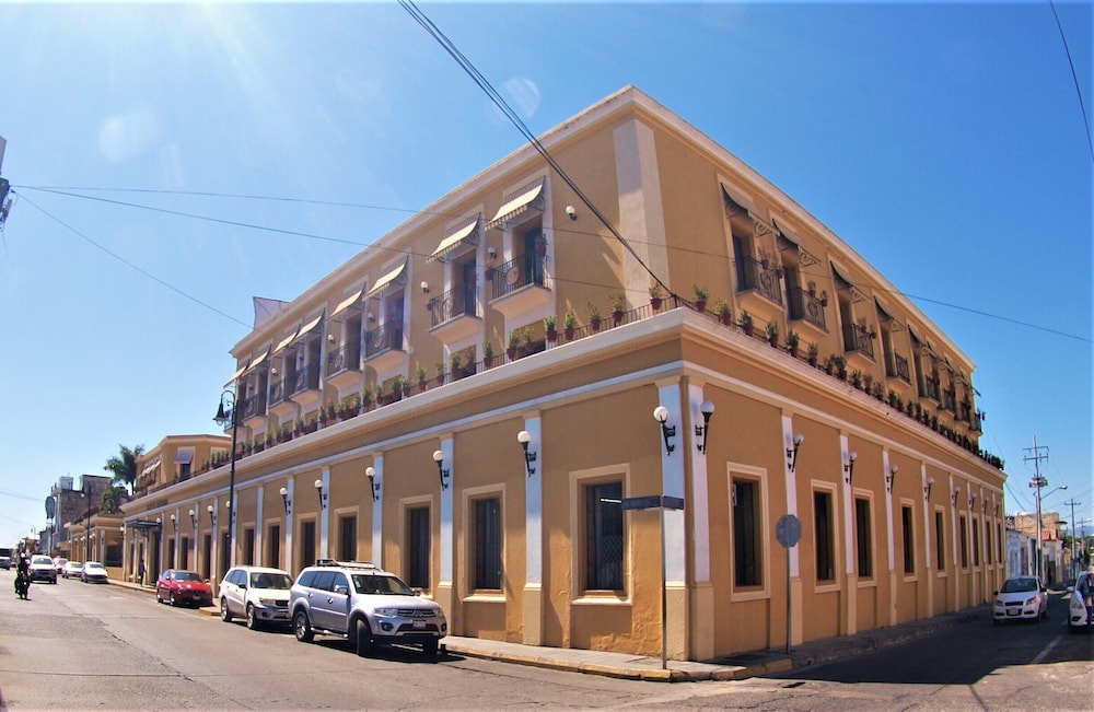 Hotel America — hotel in Colima