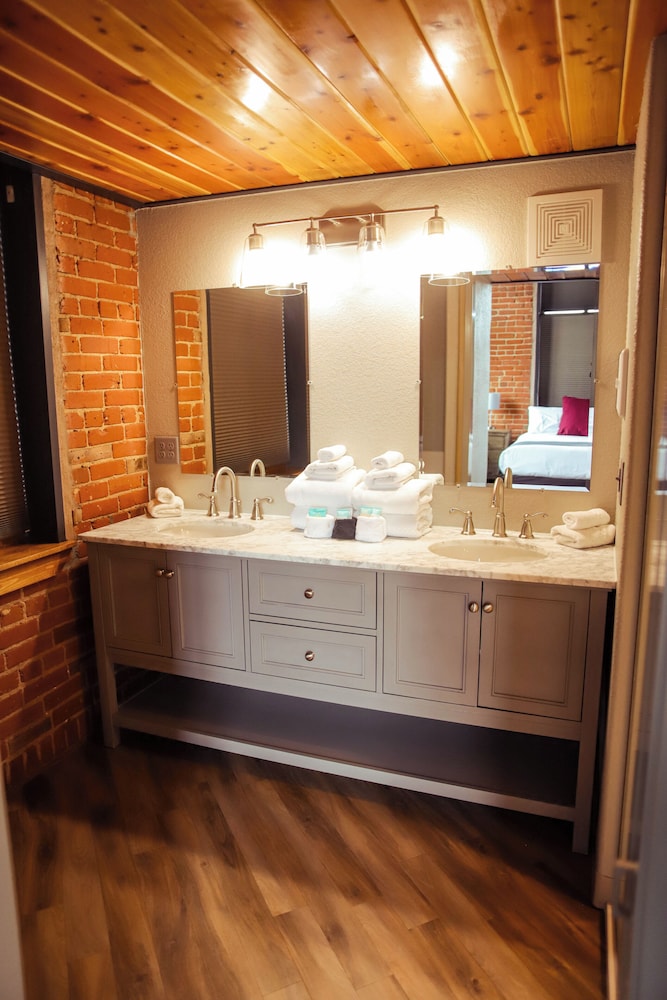 The Hotel Sturgis - photo 58