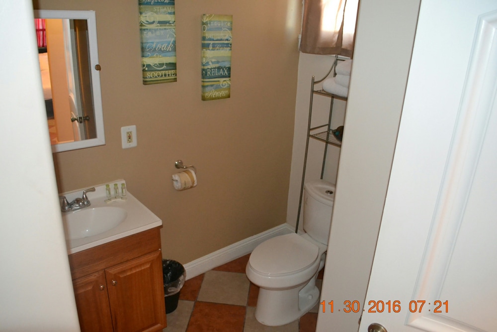 Monterey Inn Hotel - photo 37