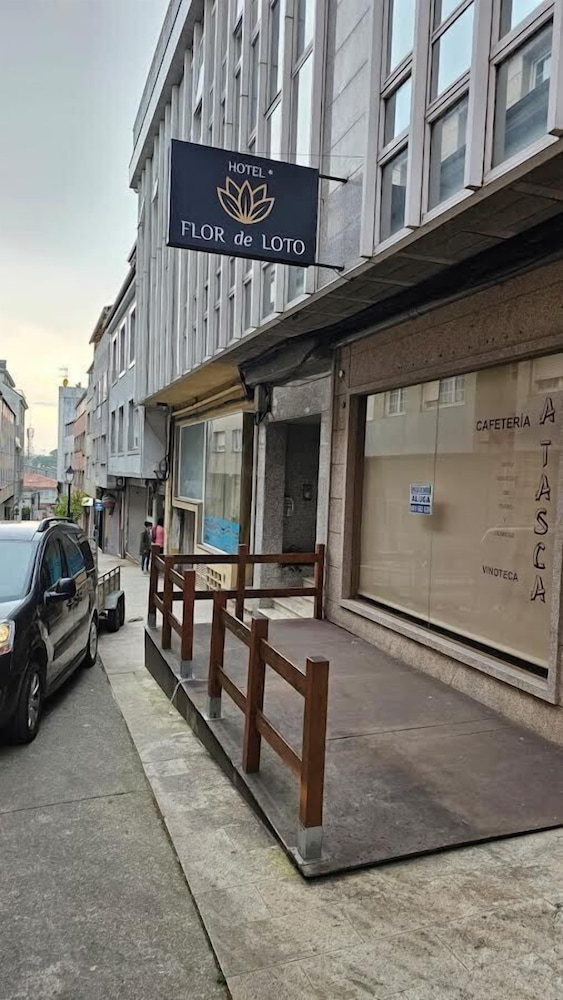 Flor De Loto — hotel in Ordes