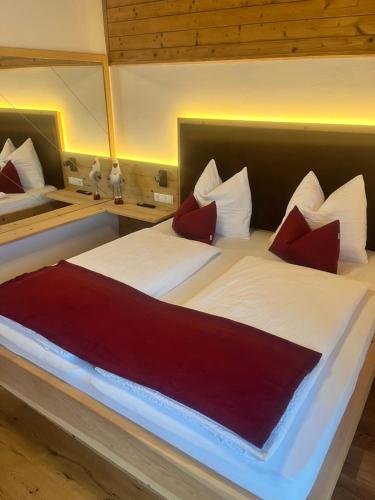 Stroblhof — 4-Star Luxury Hotel in Vipiteno, Italy