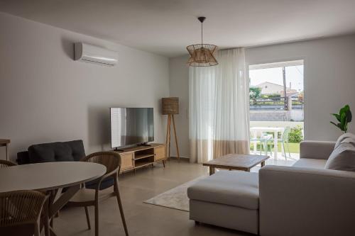 Amar V — 4-Star Luxury Hotel in Lekhaio, Greece