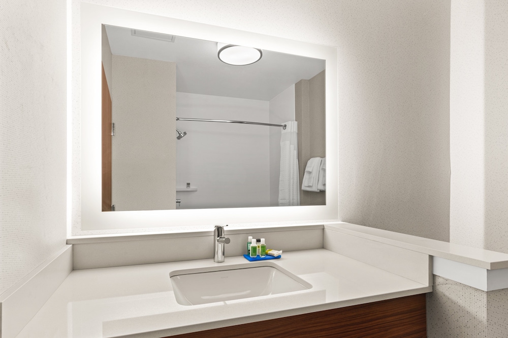 Holiday Inn Express & Suites Suisun City by IHG - photo 18