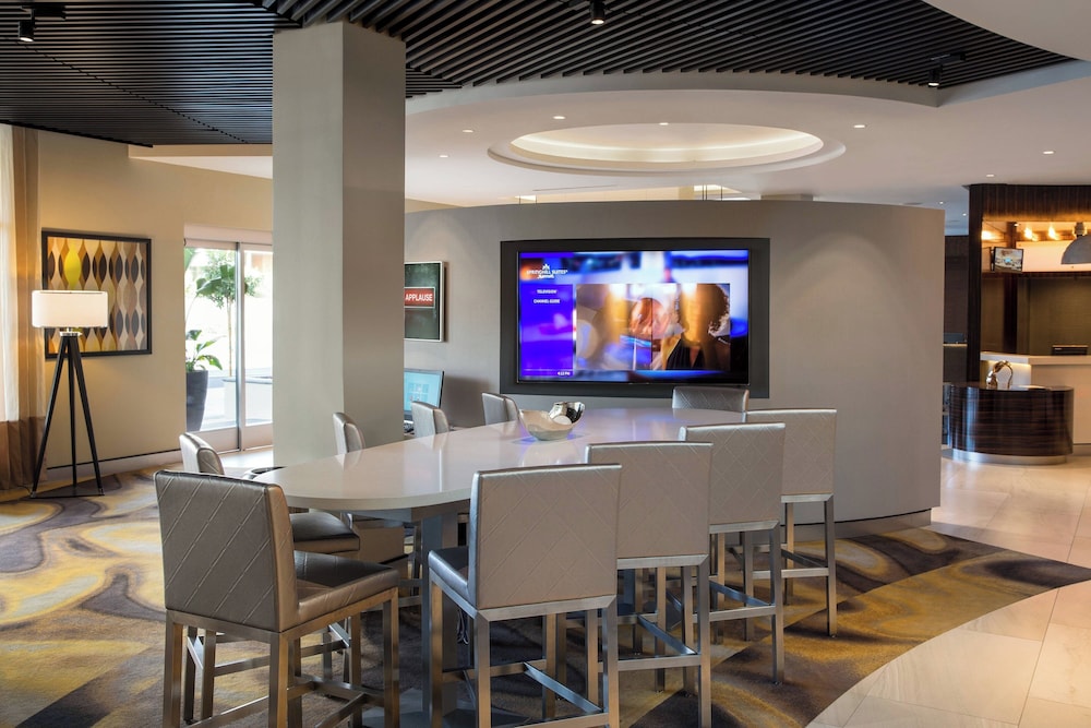 SpringHill Suites Los Angeles Burbank Downtown - photo 31