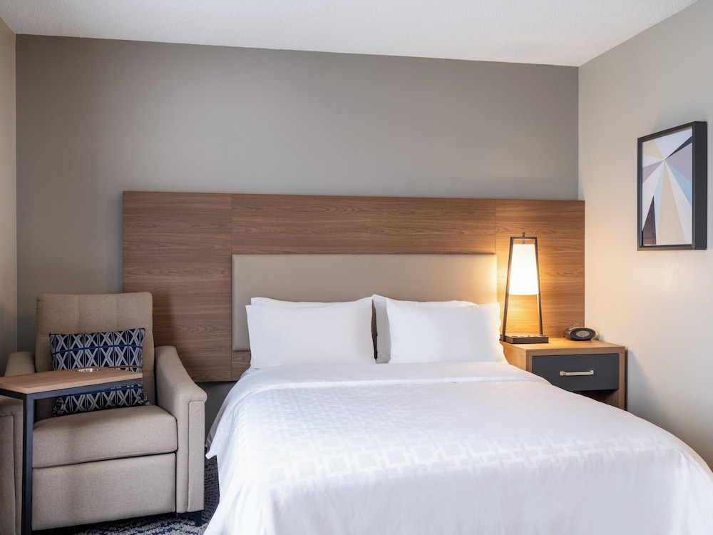 Candlewood Suites Rockford by IHG - photo 10