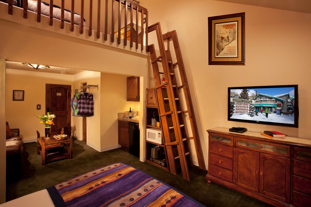 Alpine Village Suites - photo 12