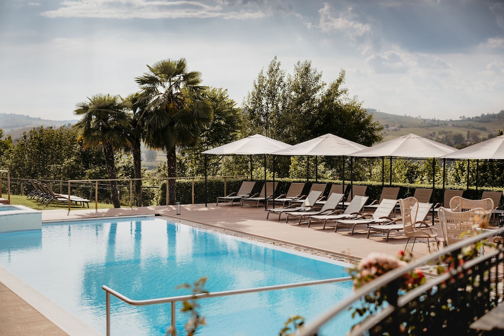 La Corte - carbon neutral hotel in Calamandrana