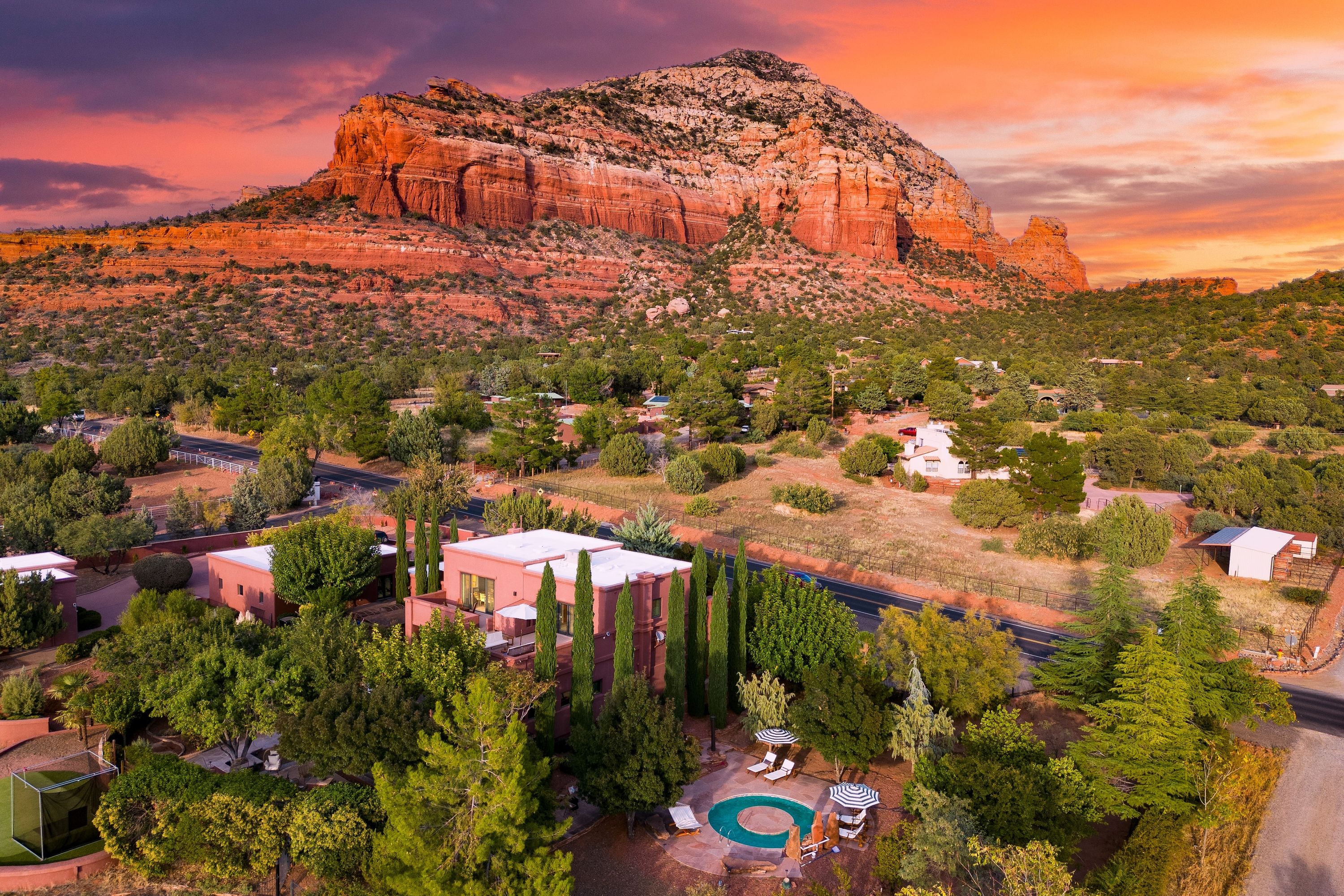 Mystic Sunset by Avantstay Thunder Mountain View Pool Driving Range Casita in Sedona, United States