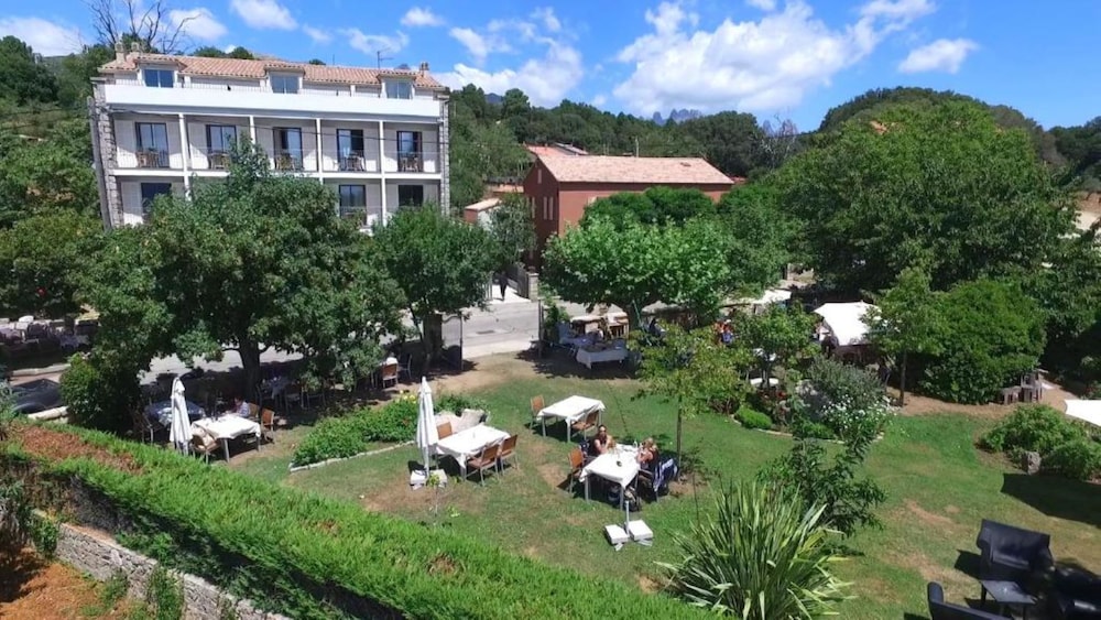 Sole e Monti - carbon neutral hotel in Propriano