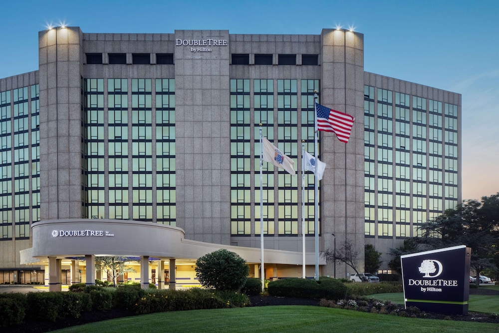 DoubleTree by Hilton Cherry Hill Philadelphia — hotel in Cherry Hill