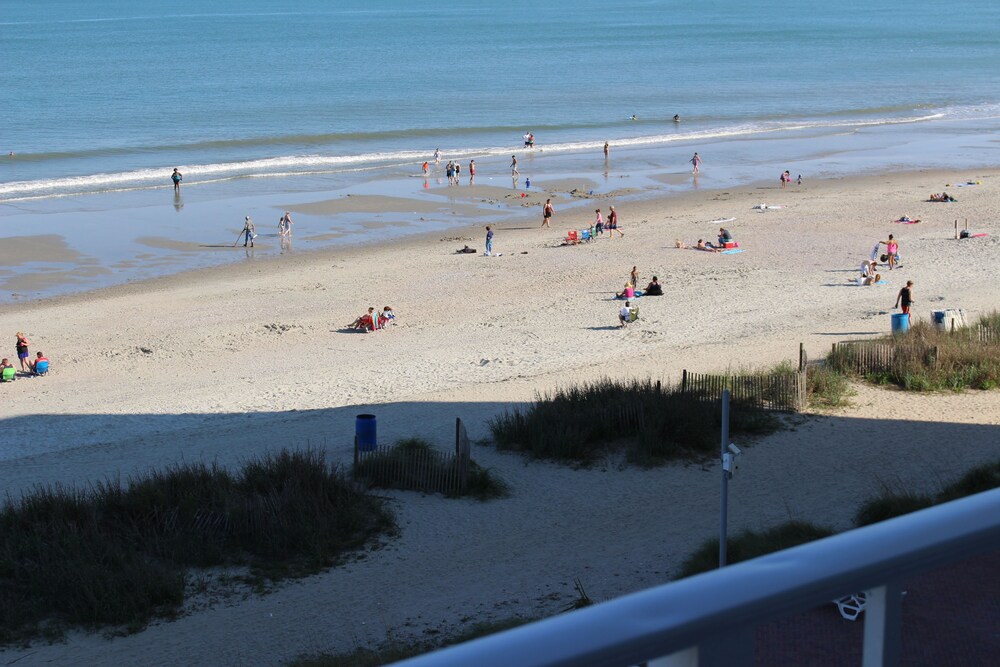 Blu Atlantic Oceanfront Hotel & Suites - photo 17