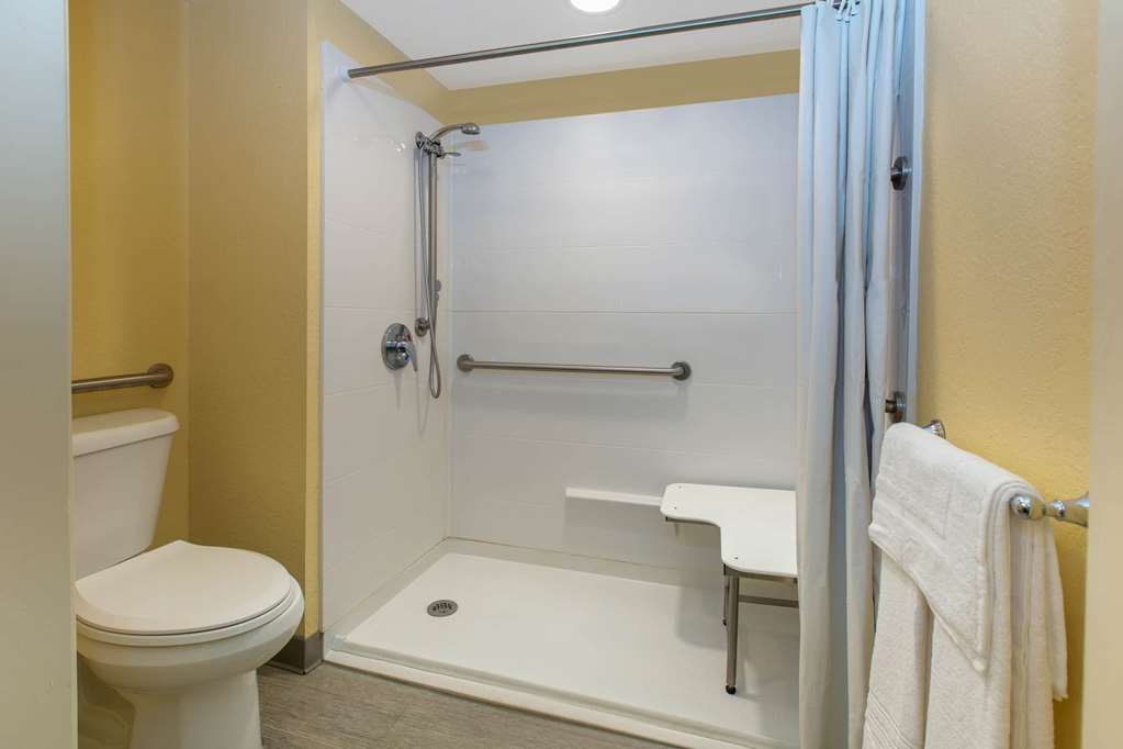 Days Inn by Wyndham Natchez - photo 18