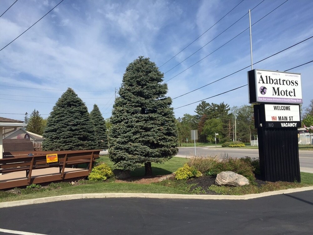 Albatross Motel — hotel in Wasaga Beach