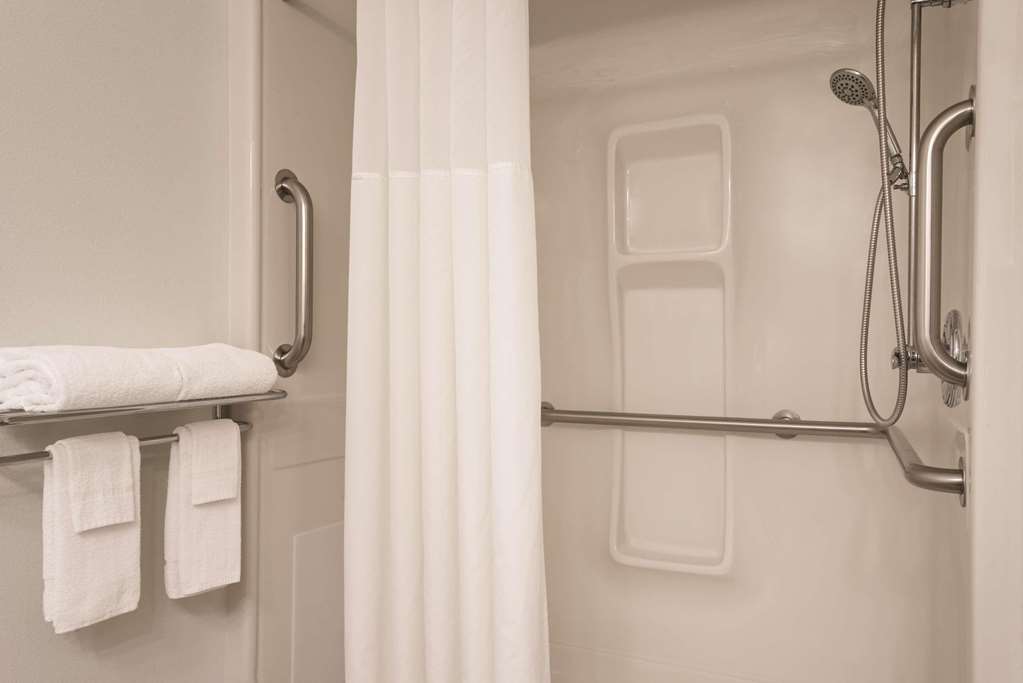 Country Inn & Suites by Radisson Waterloo IA - photo 8