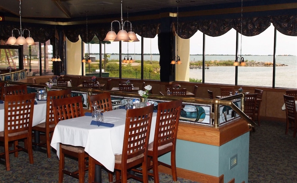Tawas Bay Beach Resort - photo 22