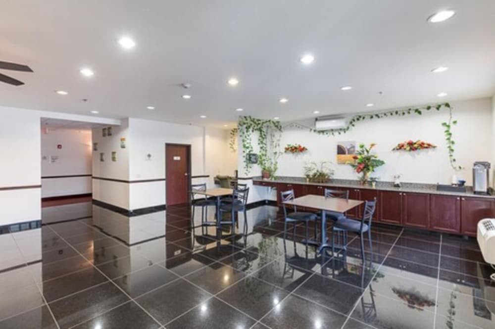 Budget Inn and Suites Texas - photo 29