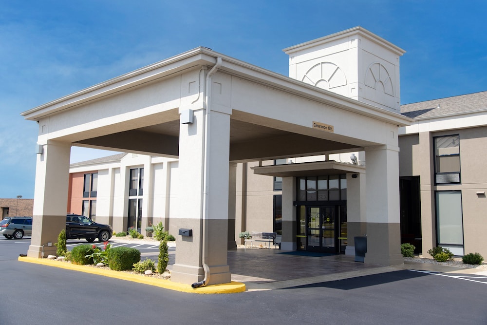 Holiday Inn Express Marshfield By Ihg — Marshfield