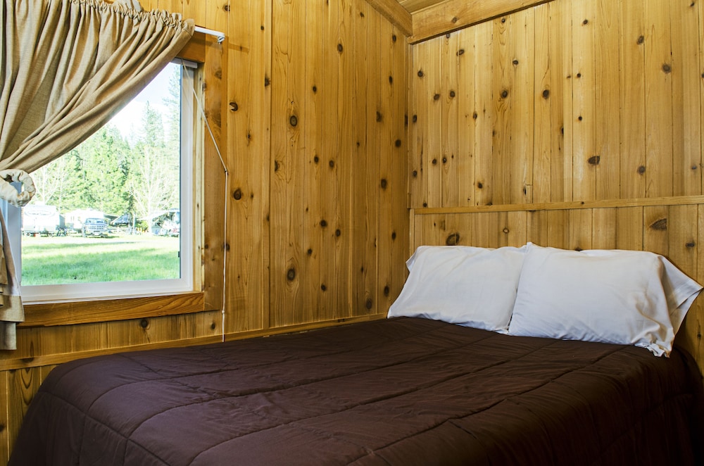 Yosemite Lakes RV Resort - photo 20