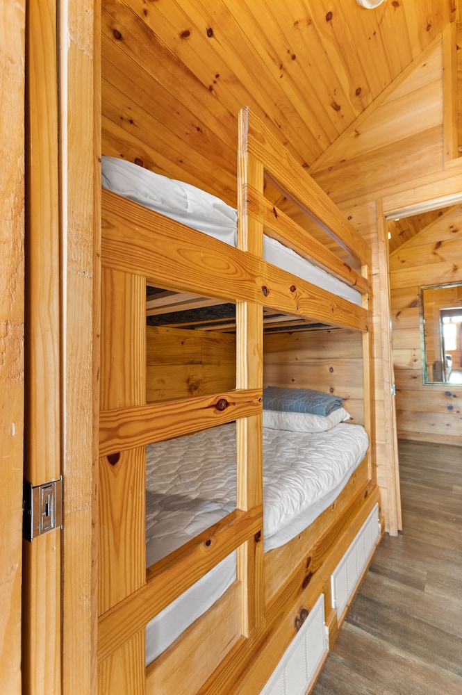 Edinboro Lake Resort Cabins - photo 26