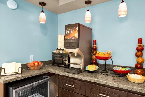 SureStay by Best Western San Francisco Marina District - photo 12