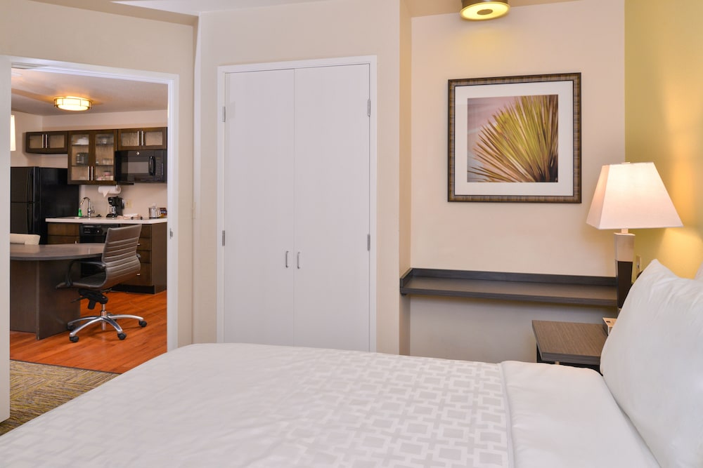 Candlewood Suites Austin Round Rock by IHG - photo 12