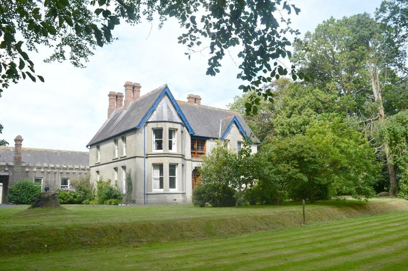 Kiltariff Hall Country House — 4-Star Luxury Hotel in Newry, United Kingdom