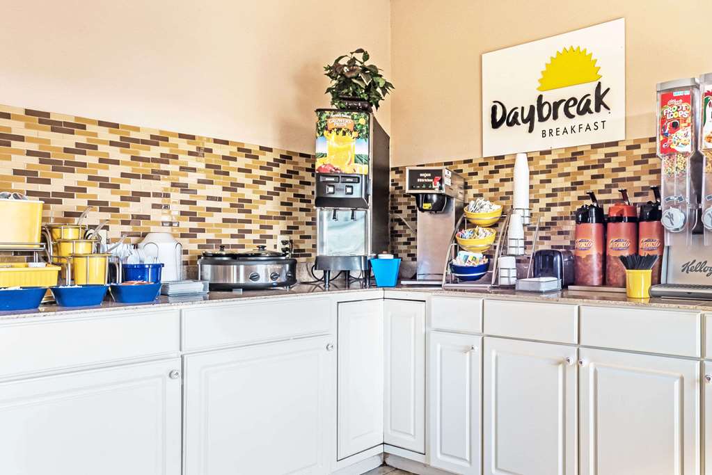 Days Inn by Wyndham Gainesville - photo 36