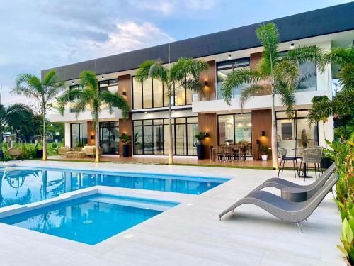 The Modern Lake House — 4-Star Luxury Hotel in Rizal, Philippines