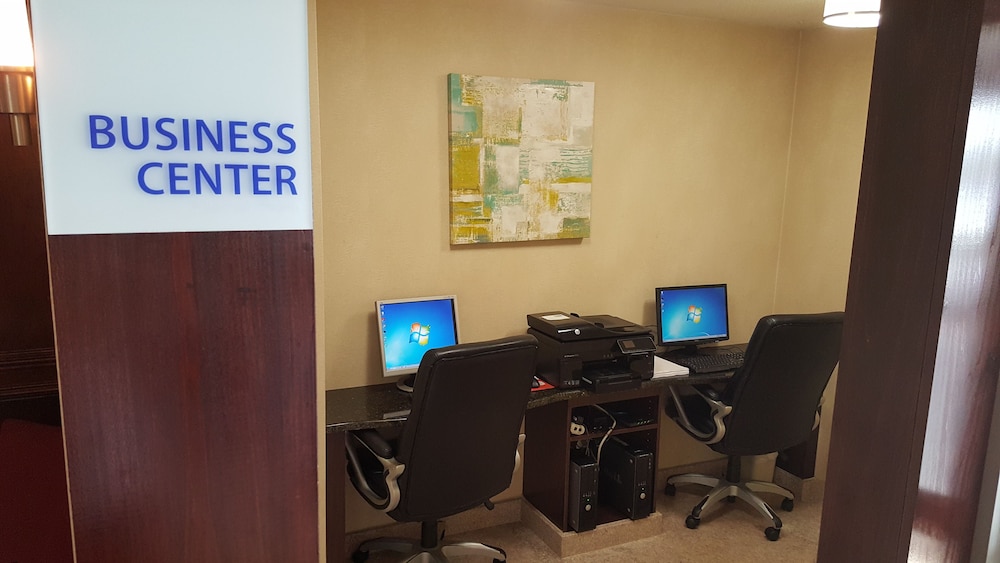 Holiday Inn Express Hotel & Suites Waterford by IHG - photo 72