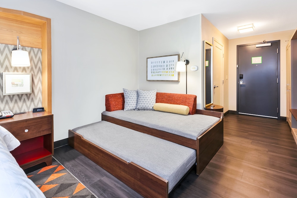 Holiday Inn & Suites Toledo Southwest Perrysburg by IHG - photo 8