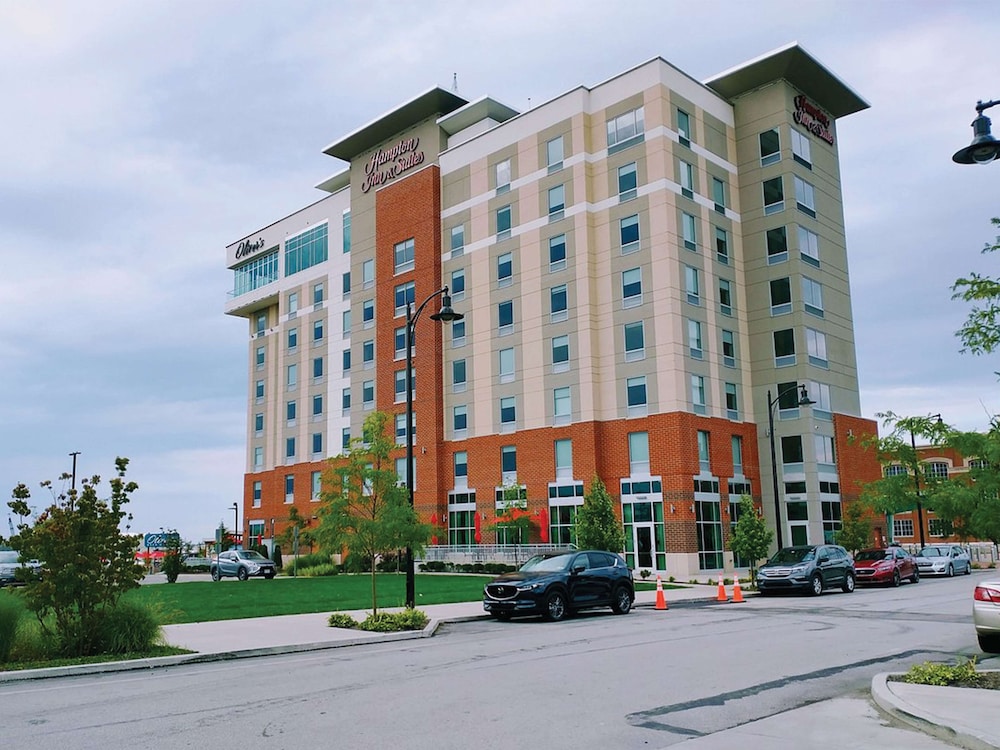 Hampton Inn & Suites Erie Bayfront - photo 56