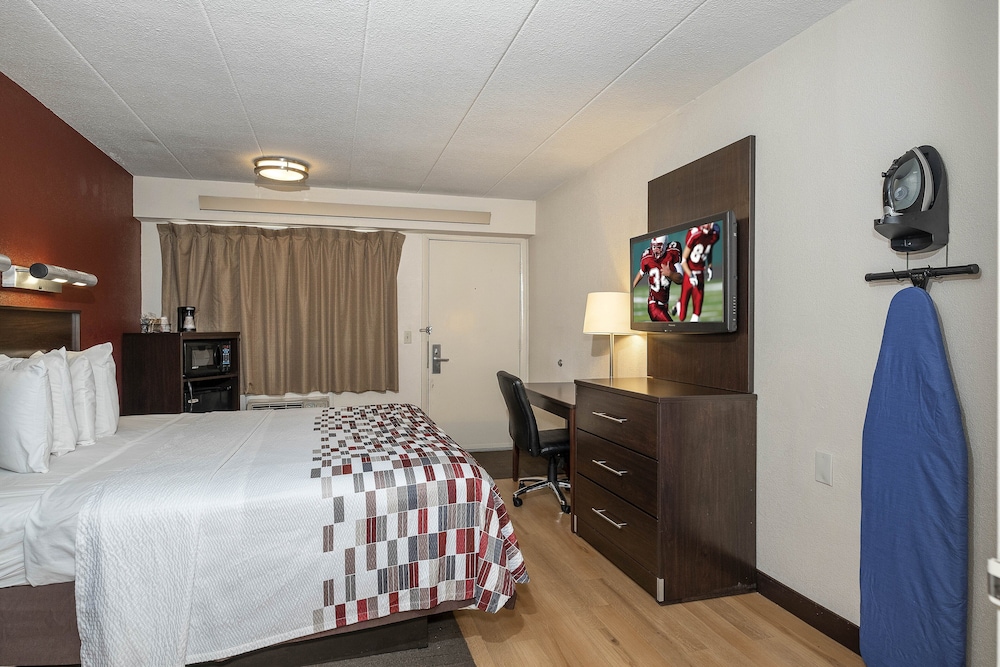 Red Roof Inn Mt Laurel - photo 11